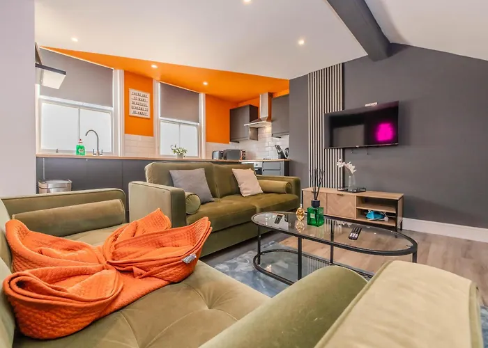Luxe City Living L 2-Bedroom Flat With Free Parking